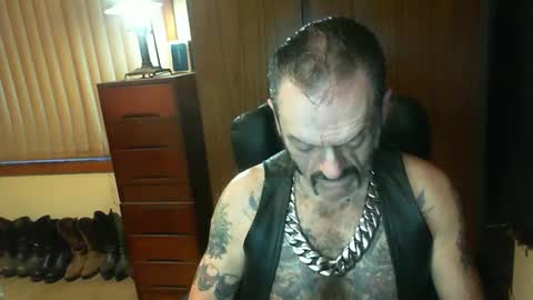 leathergreaser online show from December 15, 6:37 pm