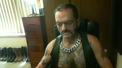 leathergreaser online show from December 16, 3:19 am
