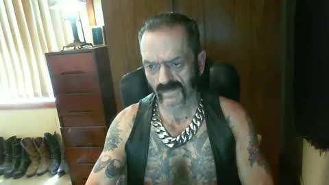 leathergreaser online show from December 17, 3:28 am