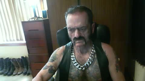 leathergreaser online show from December 18, 4:09 am
