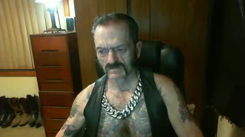 leathergreaser online show from December 22, 9:22 am