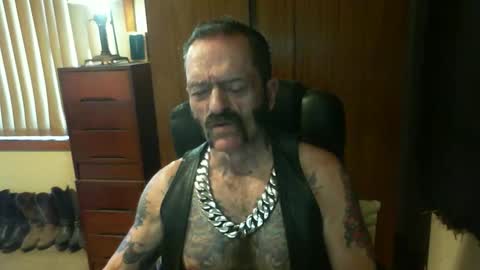leathergreaser online show from December 25, 10:48 pm