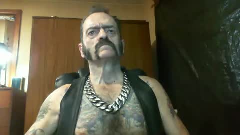 leathergreaser online show from December 26, 10:31 pm