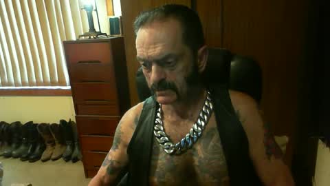 leathergreaser online show from December 29, 2:06 am