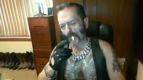 leathergreaser online show from December 29, 7:32 pm