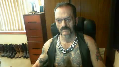 leathergreaser online show from December 29, 10:36 pm