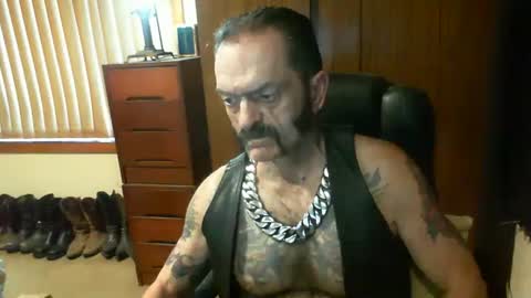 leathergreaser online show from December 30, 7:42 pm