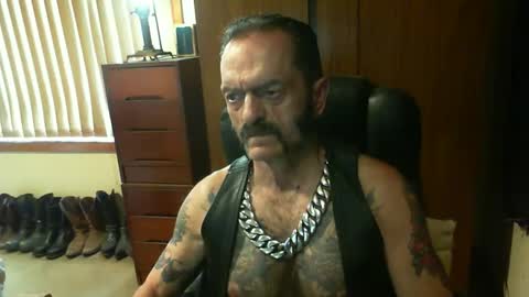 leathergreaser online show from December 30, 10:45 pm