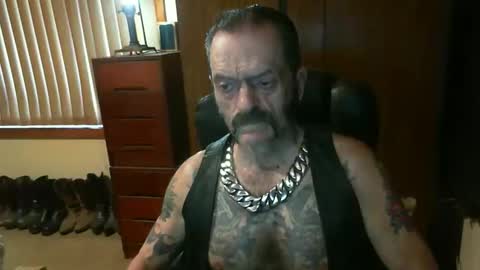leathergreaser online show from December 31, 7:18 pm