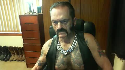 leathergreaser online show from January 2, 7:51 pm