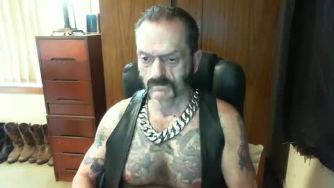 leathergreaser online show from January 10, 5:58 am