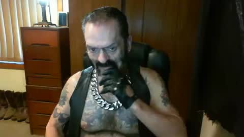 leathergreaser online show from January 11, 7:16 pm