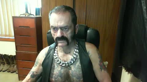 leathergreaser online show from January 12, 7:42 pm