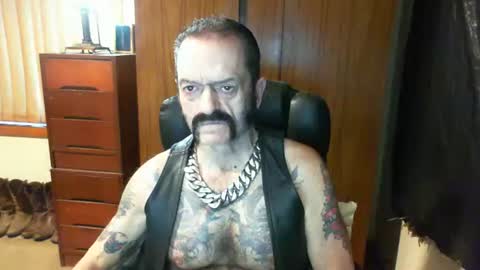 leathergreaser online show from January 15, 7:34 pm