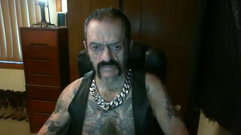 leathergreaser online show from January 19, 7:26 pm