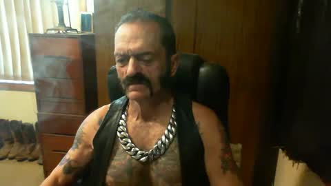 leathergreaser online show from February 17, 11:42 pm