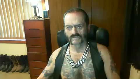 leathergreaser online show from March 12, 11:54 pm