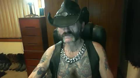 leathergreaser online show from September 21, 8:38 am