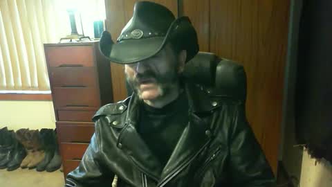 leathergreaser online show from September 21, 8:43 pm