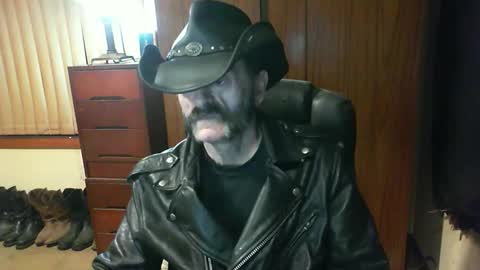 leathergreaser online show from September 22, 5:26 pm
