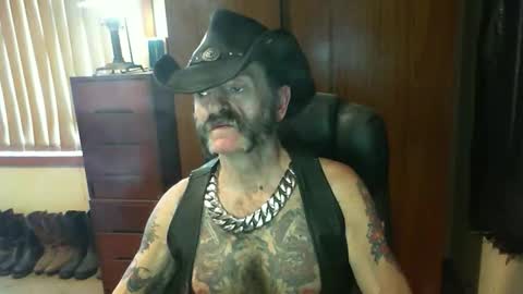 leathergreaser online show from September 25, 2:04 am