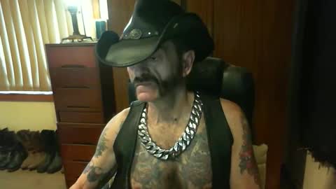 leathergreaser online show from October 12, 8:08 pm