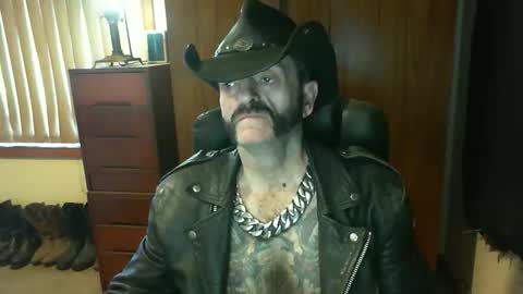 leathergreaser online show from October 13, 9:04 pm