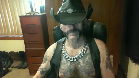 leathergreaser online show from October 21, 7:47 pm