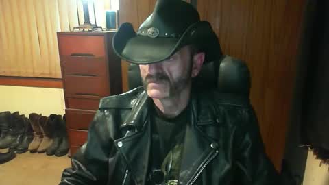 leathergreaser online show from April 13, 8:09 am