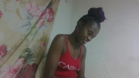 leatiana online show from April 2, 7:06 am