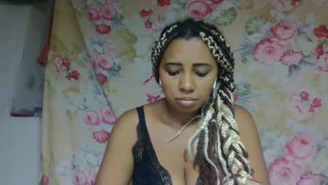 Snapshot of leatianaa chatting on May 16, 10:36 am leatianaa online show from May 16, 10:36 am