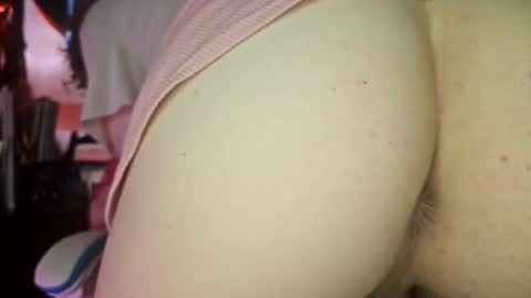 Snapshot of leavibing chatting on April 23, 7:38 pm LeaVibing online show from April 23, 7:38 pm