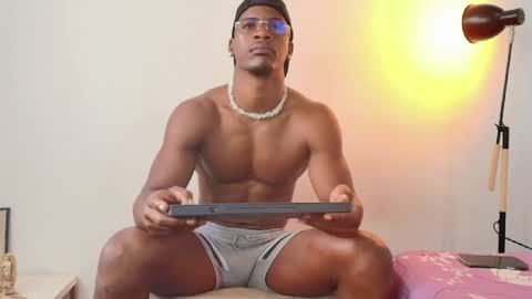 Snapshot of lebron_black_ chatting on May 14, 1:07 pm Lebron online show from May 14, 1:07 pm