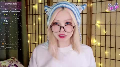 Snapshot of lee_ex chatting on December 14, 6:01 pm Lee ex online show from December 14, 6:01 pm