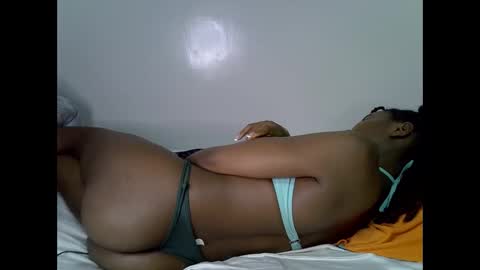 Snapshot of lee_shaz chatting on May 27, 12:18 am lee baby online show from May 27, 12:18 am