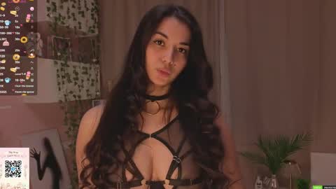 Snapshot of leeannepizzini chatting on February 28, 7:04 pm Jasmine online show from February 28, 7:04 pm