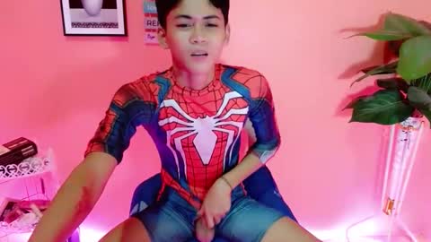 leemoreno18 online show from October 7, 1:41 pm