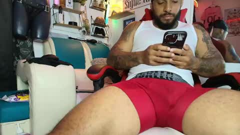 Snapshot of leenar_key chatting on April 23, 3:25 pm leenar_key online show from April 23, 3:25 pm