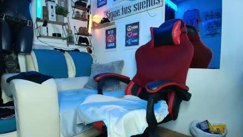 Snapshot of leenar_key chatting on May 8, 2:55 pm leenar_key online show from May 8, 2:55 pm