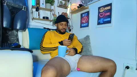 Snapshot of leenar_key chatting on May 15, 9:27 am leenar_key online show from May 15, 9:27 am