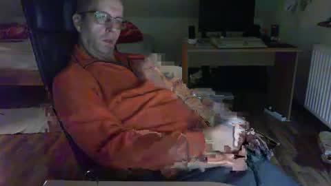 Snapshot of lefti27 chatting on December 25, 11:20 pm Dave online show from December 25, 11:20 pm