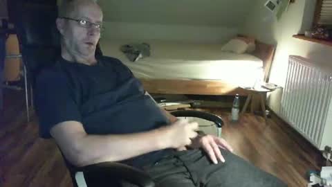 Snapshot of lefti27 chatting on January 26, 11:08 pm Dave online show from January 26, 11:08 pm