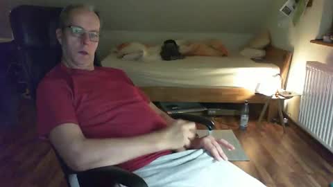 Snapshot of lefti27 chatting on February 5, 11:28 pm Dave online show from February 5, 11:28 pm