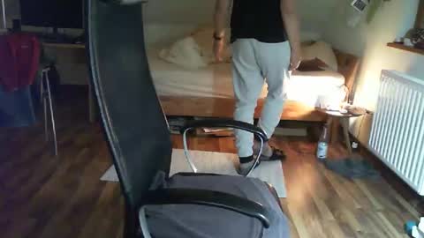 Snapshot of lefti27 chatting on February 19, 11:57 pm Dave online show from February 19, 11:57 pm