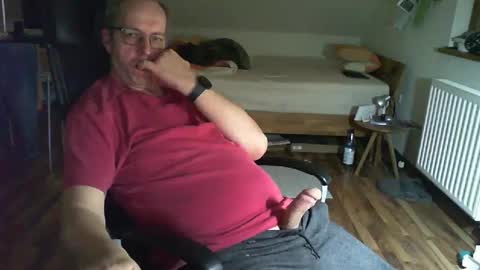 Snapshot of lefti27 chatting on February 22, 11:03 pm Dave online show from February 22, 11:03 pm