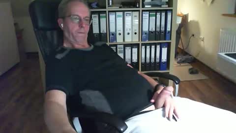 Snapshot of lefti27 chatting on September 29, 10:25 pm Dave online show from September 29, 10:25 pm