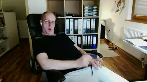 Snapshot of lefti27 chatting on April 14, 9:43 pm Dave online show from April 14, 9:43 pm