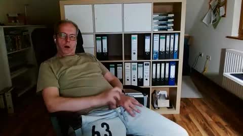 Snapshot of lefti27 chatting on May 10, 9:42 pm Dave online show from May 10, 9:42 pm