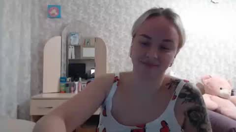 Snapshot of leggywily25 chatting on December 3, 12:03 pm leggywily25 online show from December 3, 12:03 pm