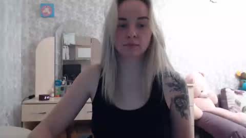 Snapshot of leggywily25 chatting on January 5, 5:49 pm leggywily25 online show from January 5, 5:49 pm